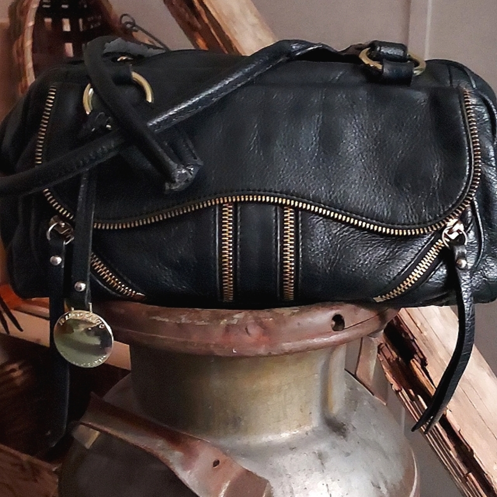 FRANCO SARTO BLACK LEATHER SHOULDER BAG
